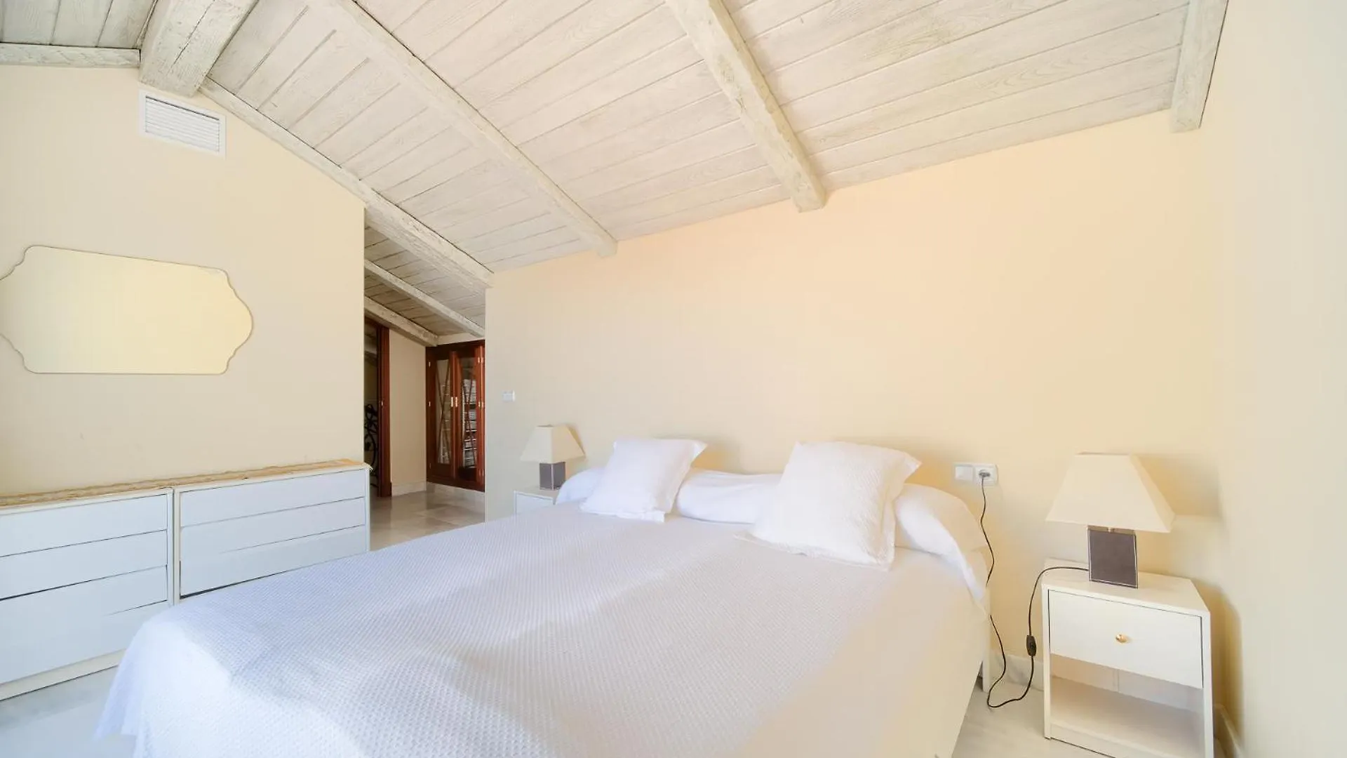 Cozy 3 Bed Duplex Apartment With Shared Swimming Pool In Nueva Andalucia Marbella