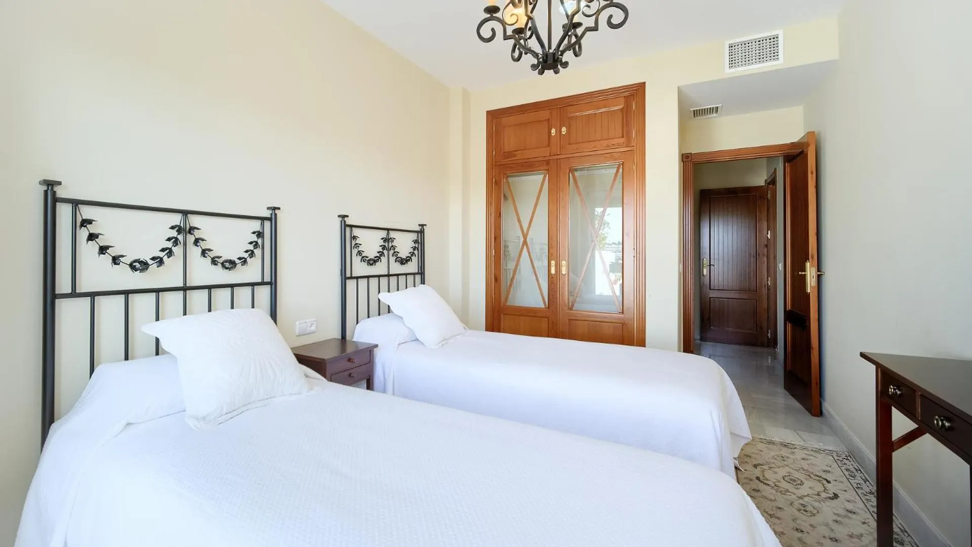 Cozy 3 Bed Duplex Apartment With Shared Swimming Pool In Nueva Andalucia Marbella